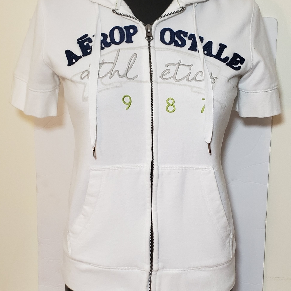 M Aeropostale Short Sleeve White Zip up Sweater